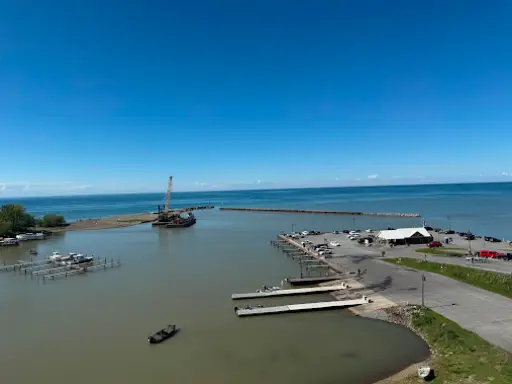 McCandless Plumbing & Excavation helps with sewer repair and drilling for homes near water, making waterfront work easy.