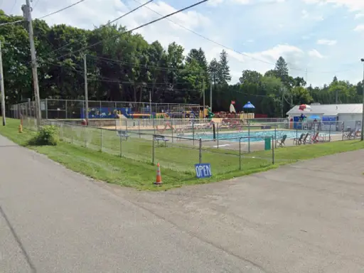 Westfield-Welch-Field-Pool in USA